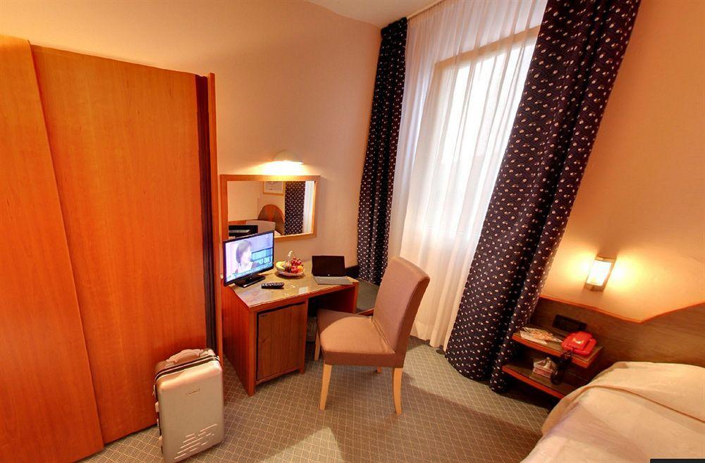 Hotel Rosa Abano Terme Luaran gambar
